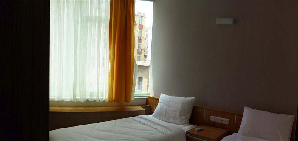 Hotel Omega Luxx 3*