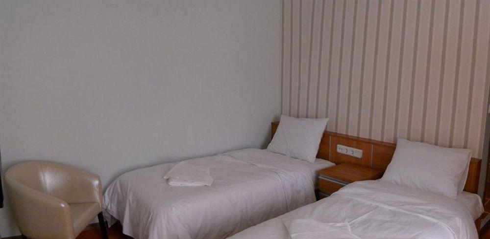 Omega Luxx Hotel 3*