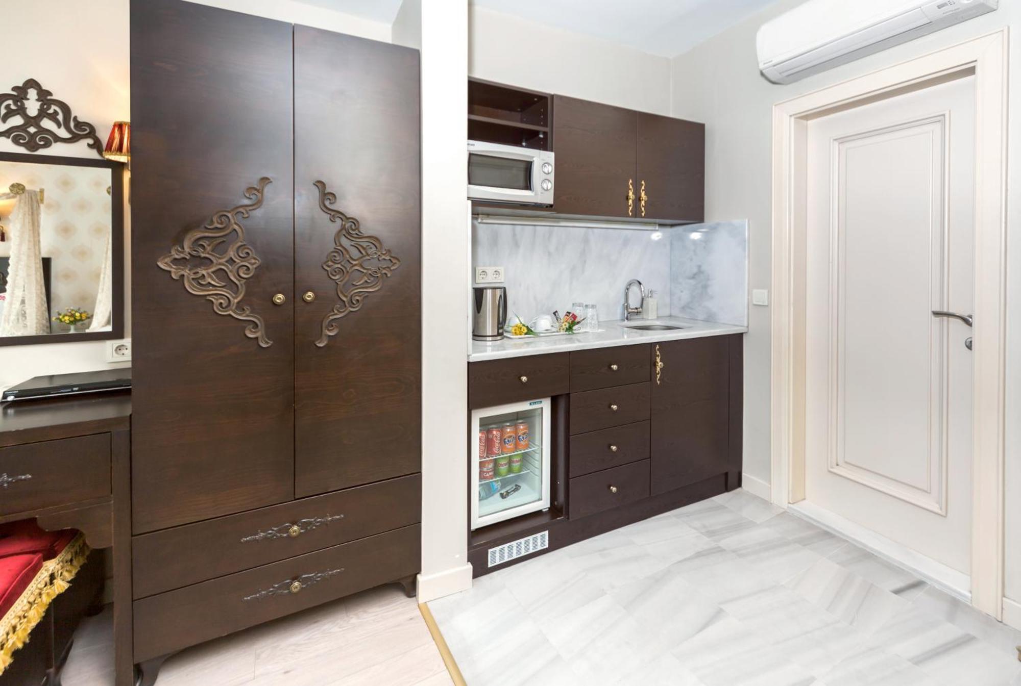 Hotel Cosmos 2*