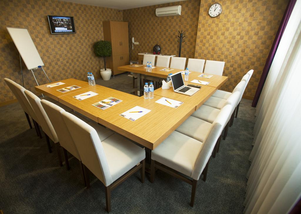 Otel Helikon Business 3*