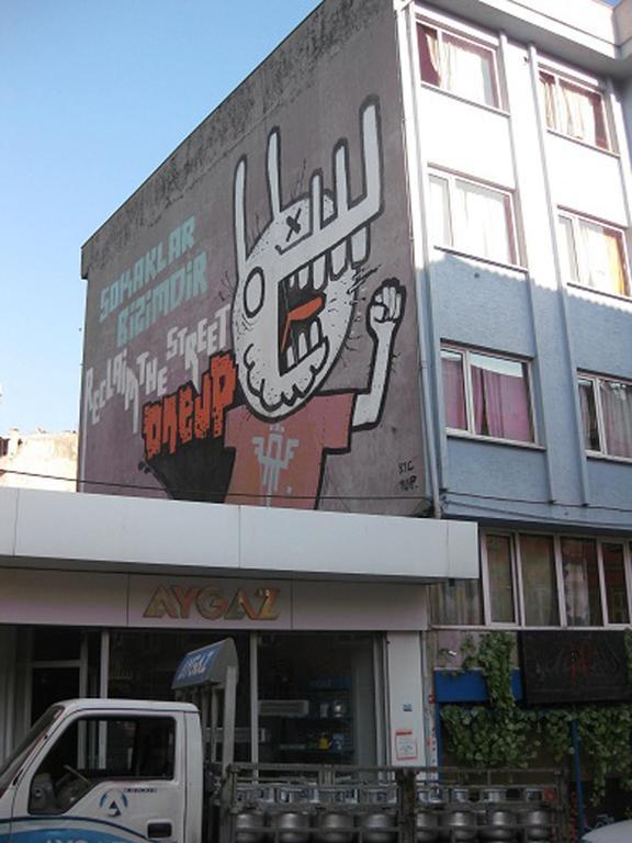 Neverland Hostel *