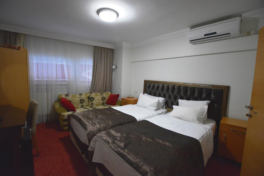 Palace Point Hotel 2*