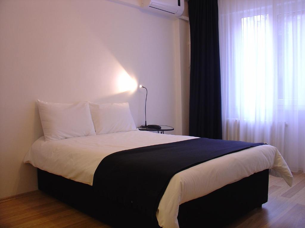 Hotel My -
