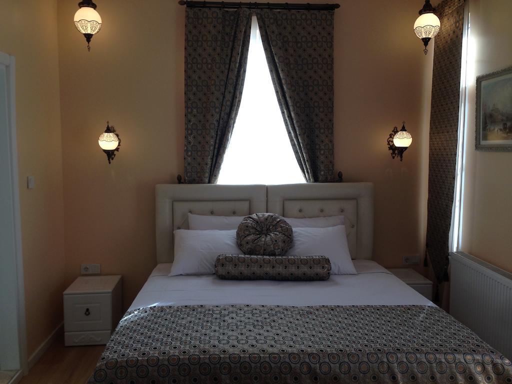 Corner Taksim 3*