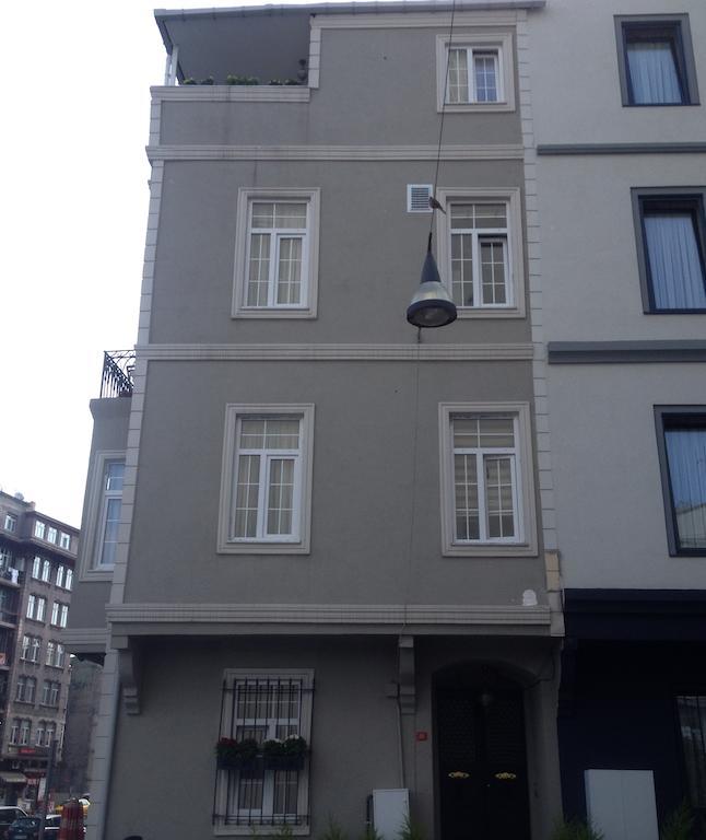 Corner Taksim 3*