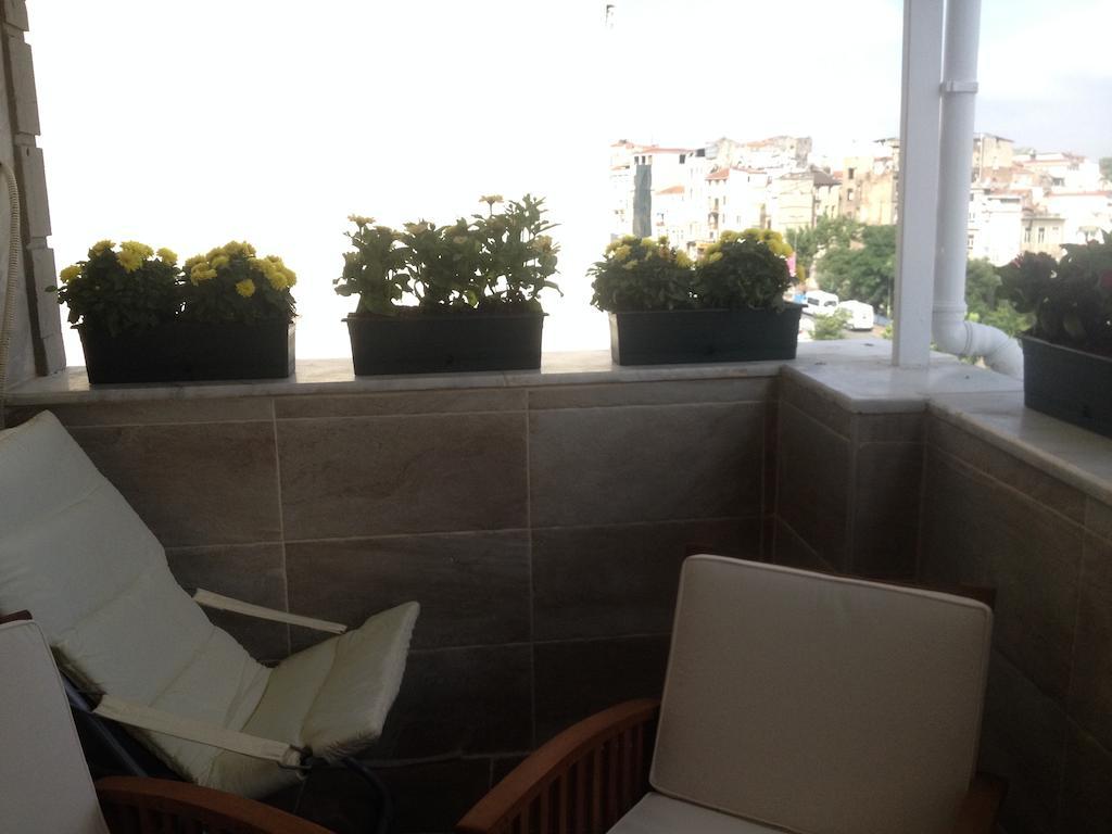Corner Taksim 3*