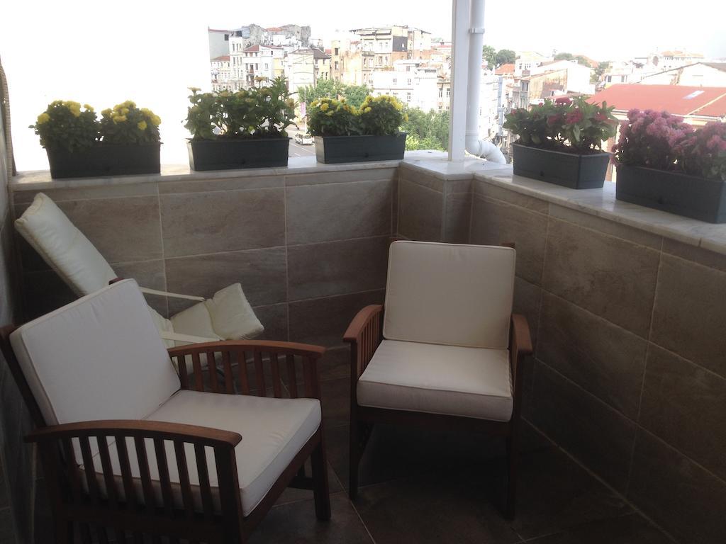 Corner Taksim 3*