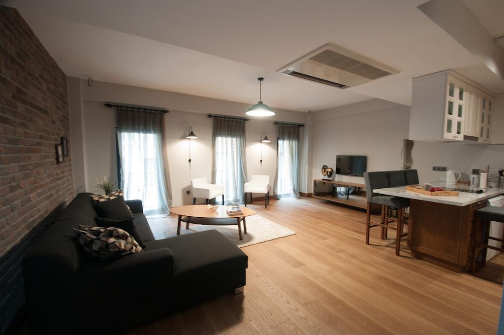 La Casa Pera Suites Aparthotel