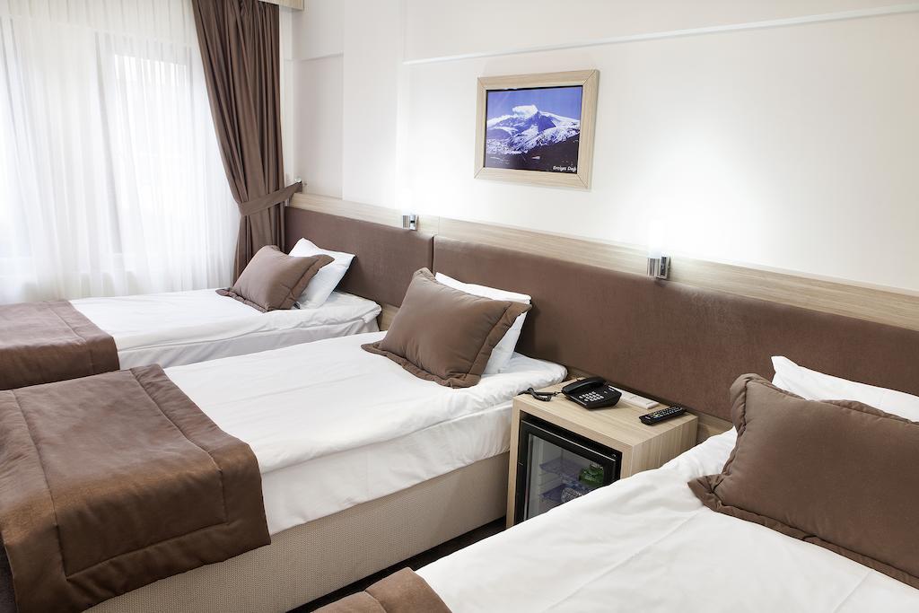 Hotel Emge 3*
