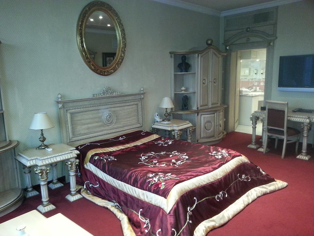 Sozbir Royal