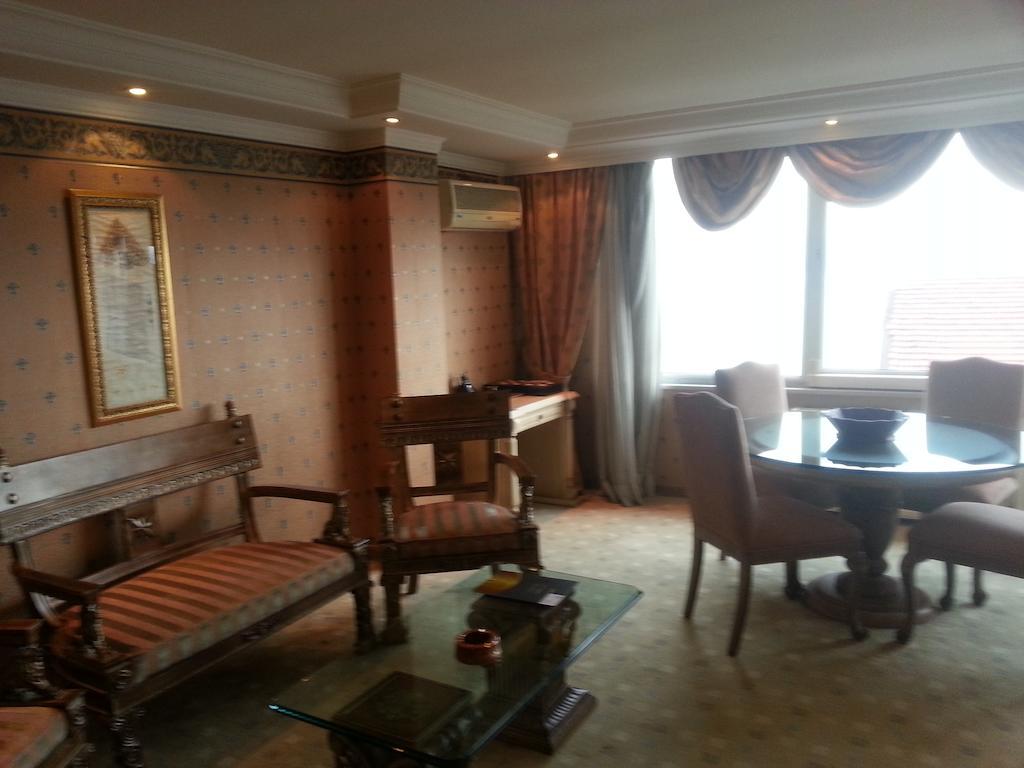 Sozbir Royal
