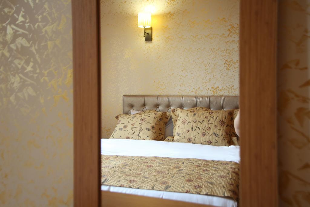 Hotel Theodian 3*