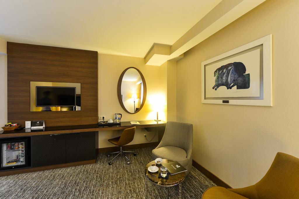 Inside Sisli