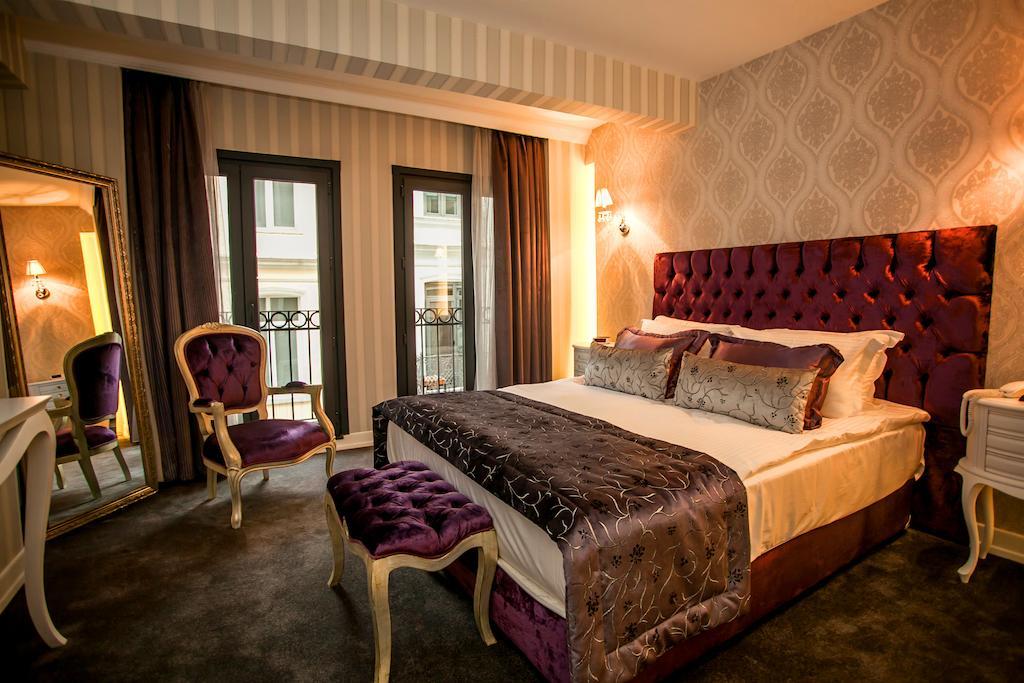 Lucis Pera Istanbul