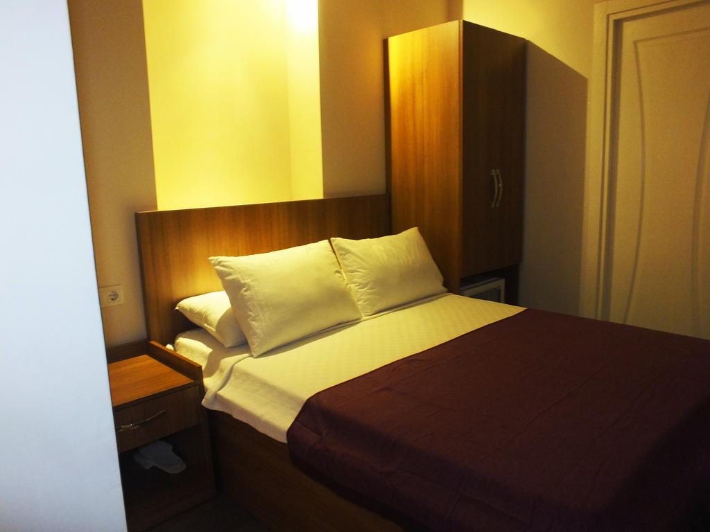 Hotel City Plus Butik 3*