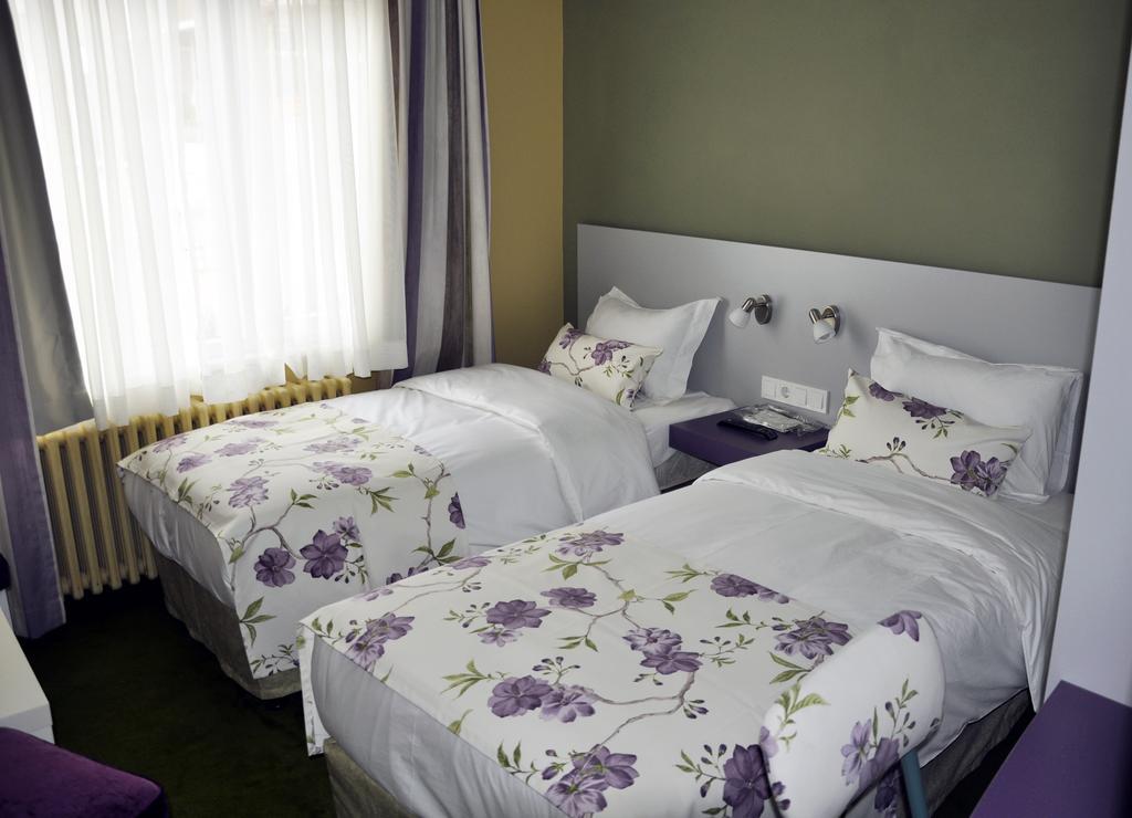 Hotel Mini Harem