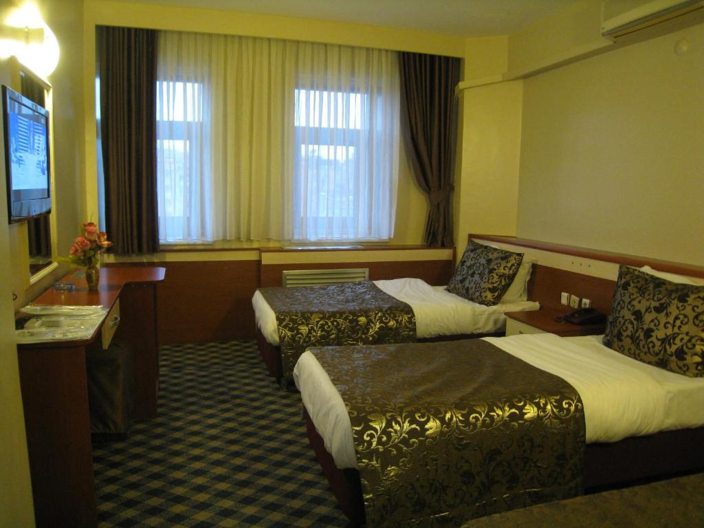 City Hotel