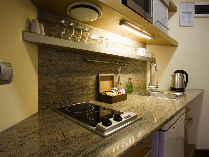 Otel Taxim Suites&residences 4*