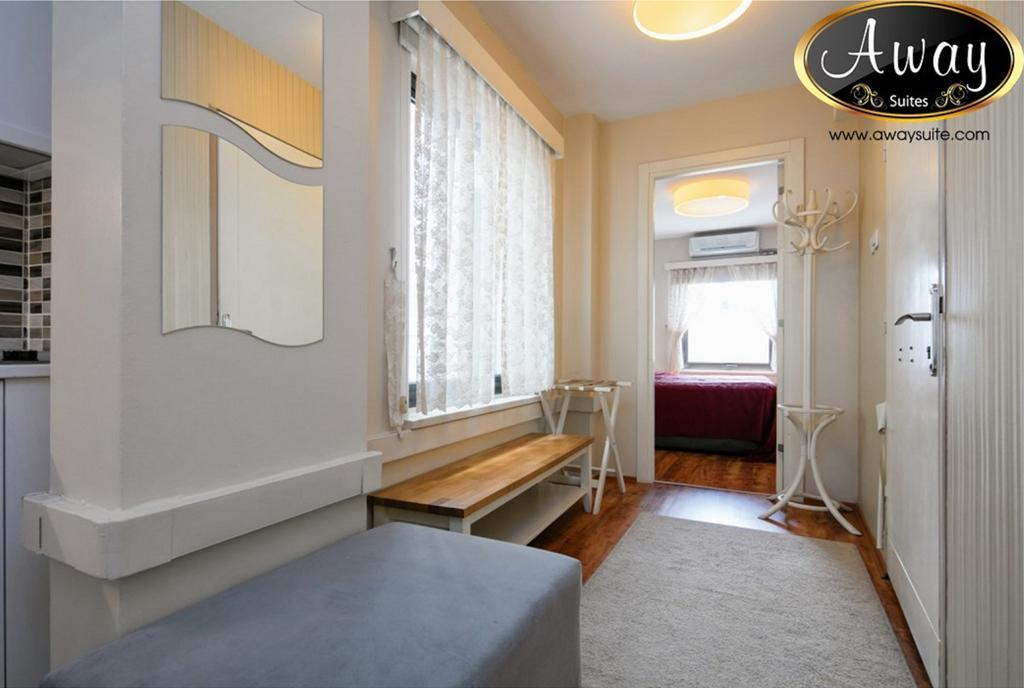 Aparthotel Away 3*