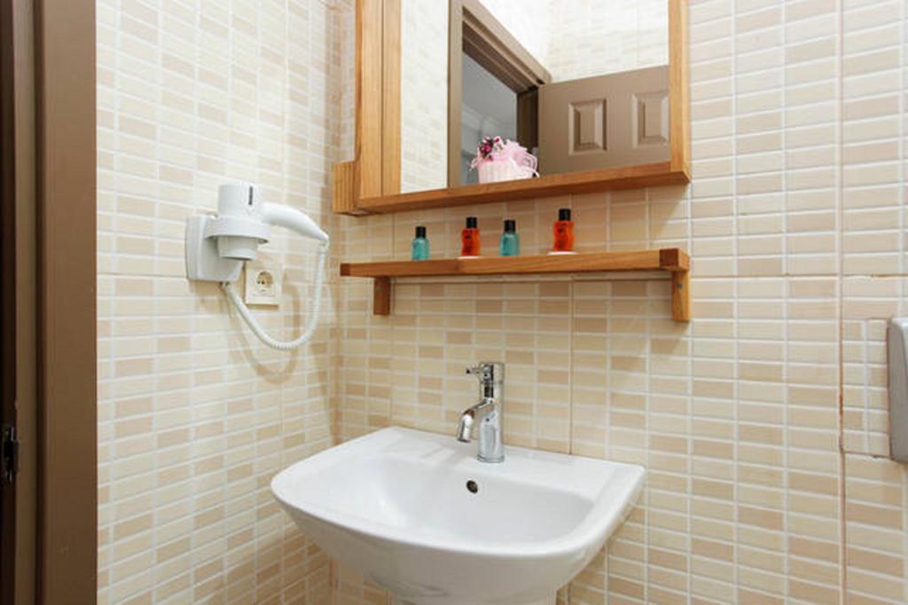 Hotel Dora 3*