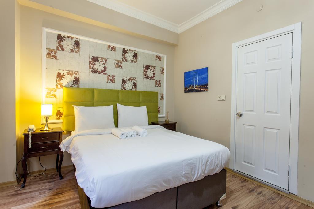 Hotel Dora