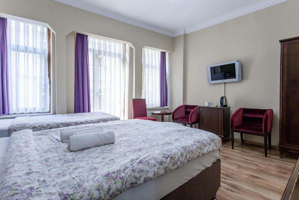 Hotel Dora