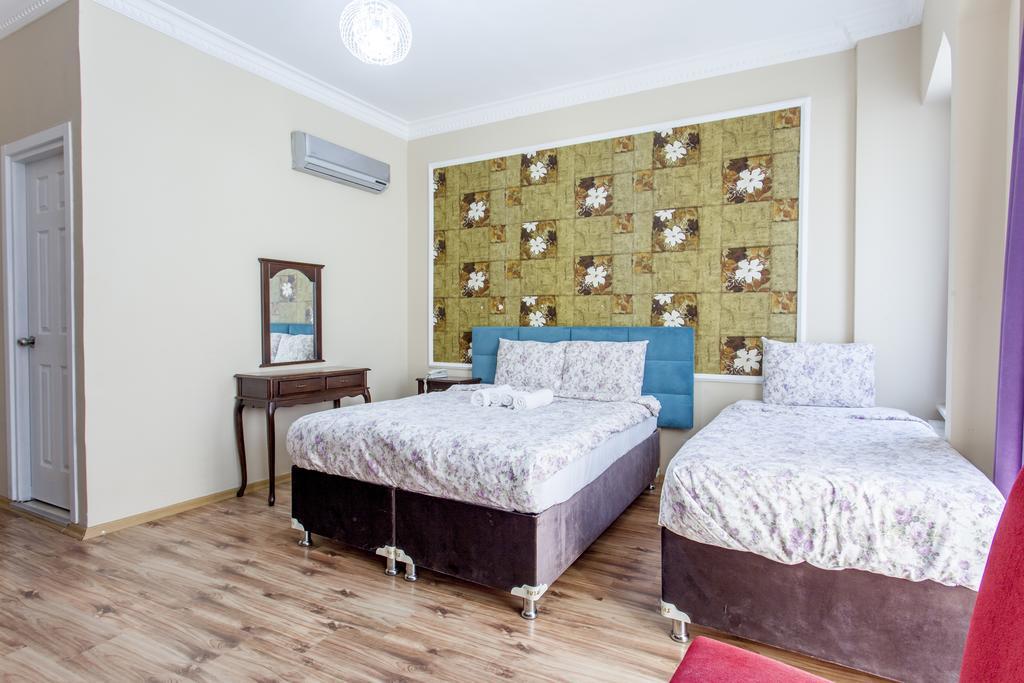 Hotel Dora