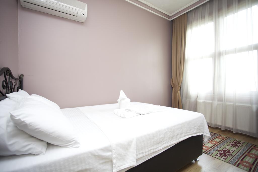 Aparthotel Balat Suites 3*
