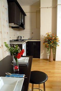 Aparthotel Airport 3*