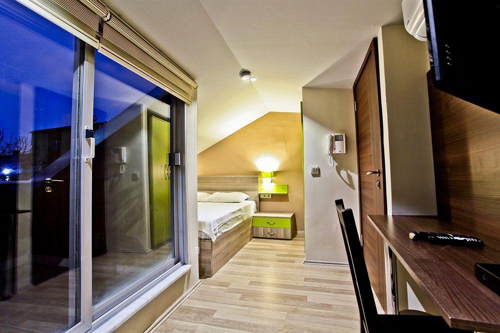 Aparthotel Balat Suites 3*