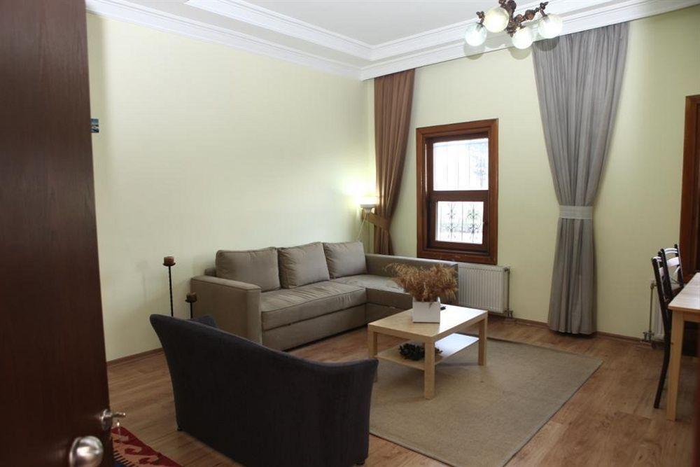 Aparthotel Balat Suites