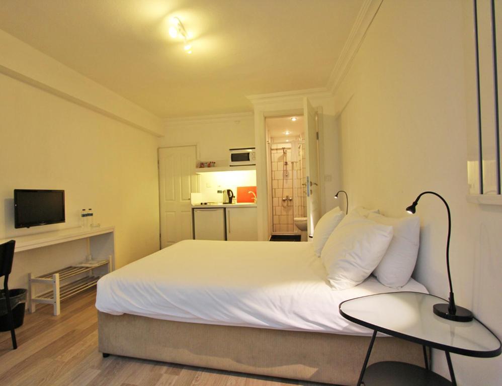 Hotel My - *