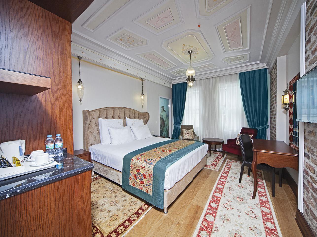 Azade Premier 3*