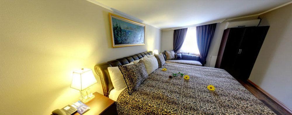 Adela Hotel