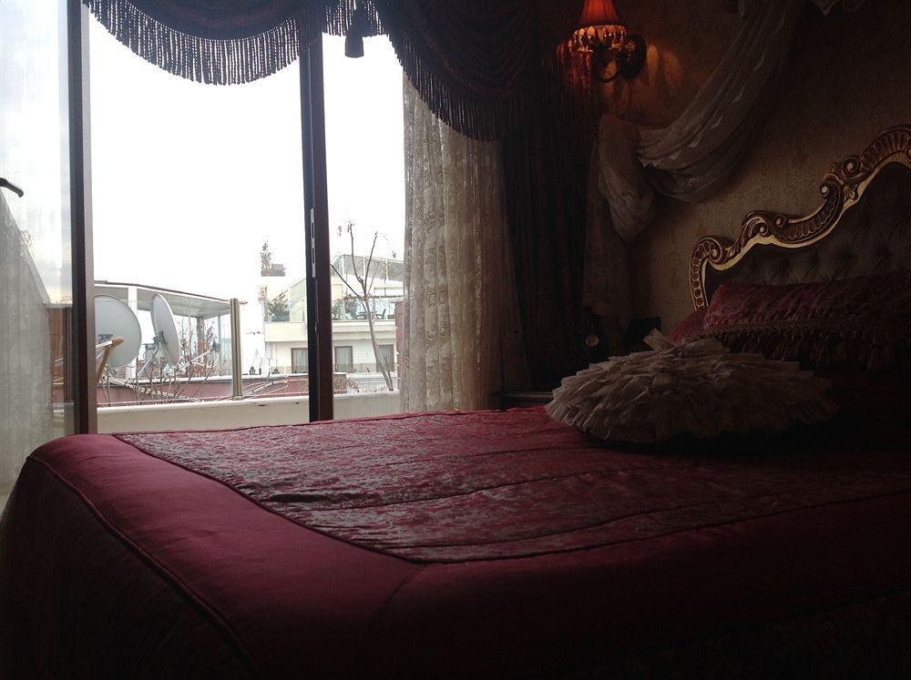 Grand Ambiance Hotel 2*