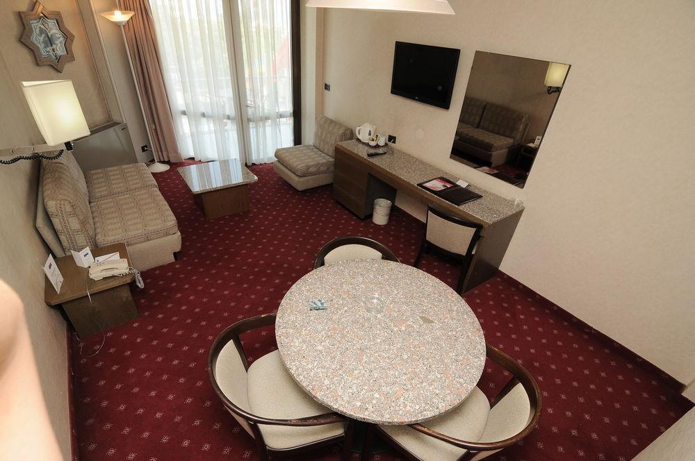 Atakoey Marina Otel 4*