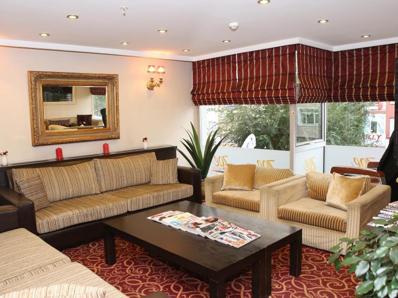 Zoe Hotel