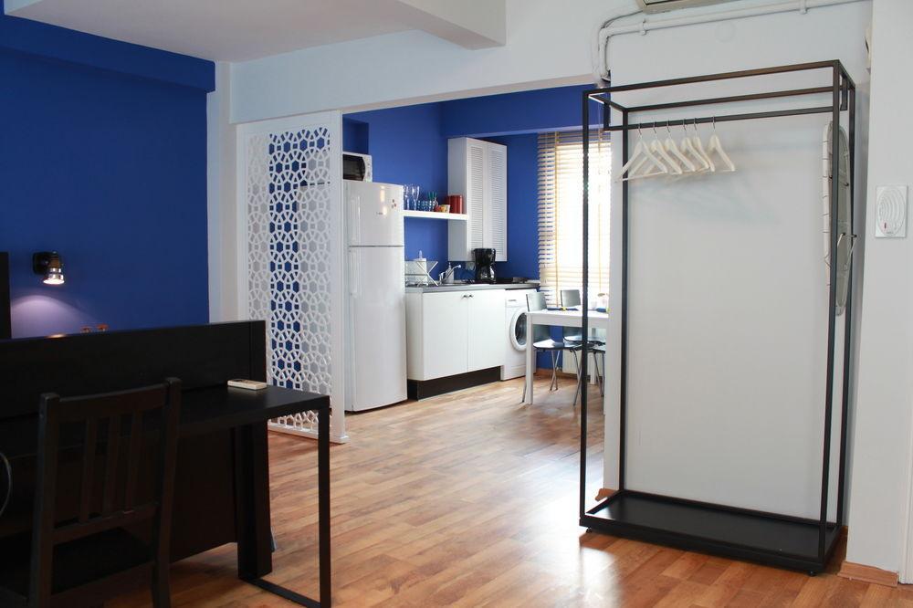 212 Aparthotel 4*