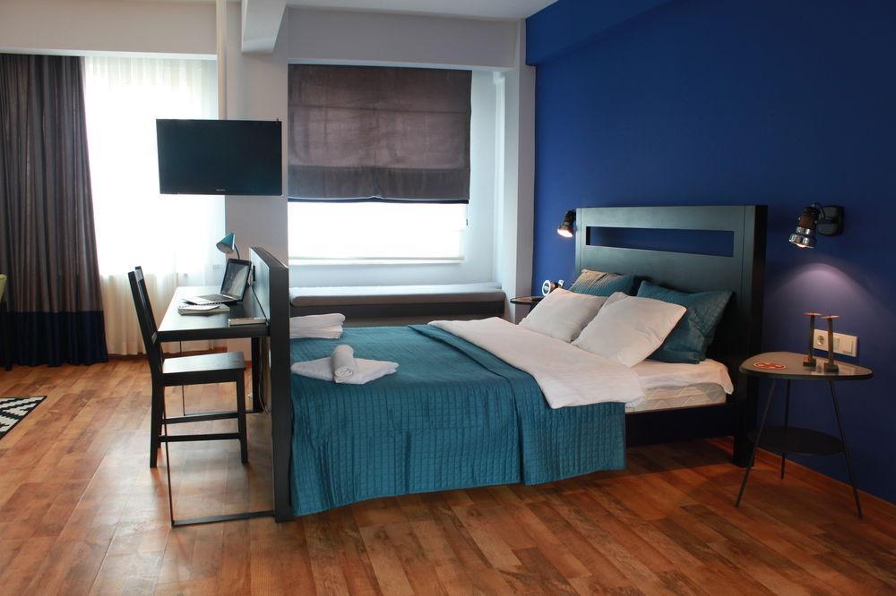 212 Aparthotel 4*