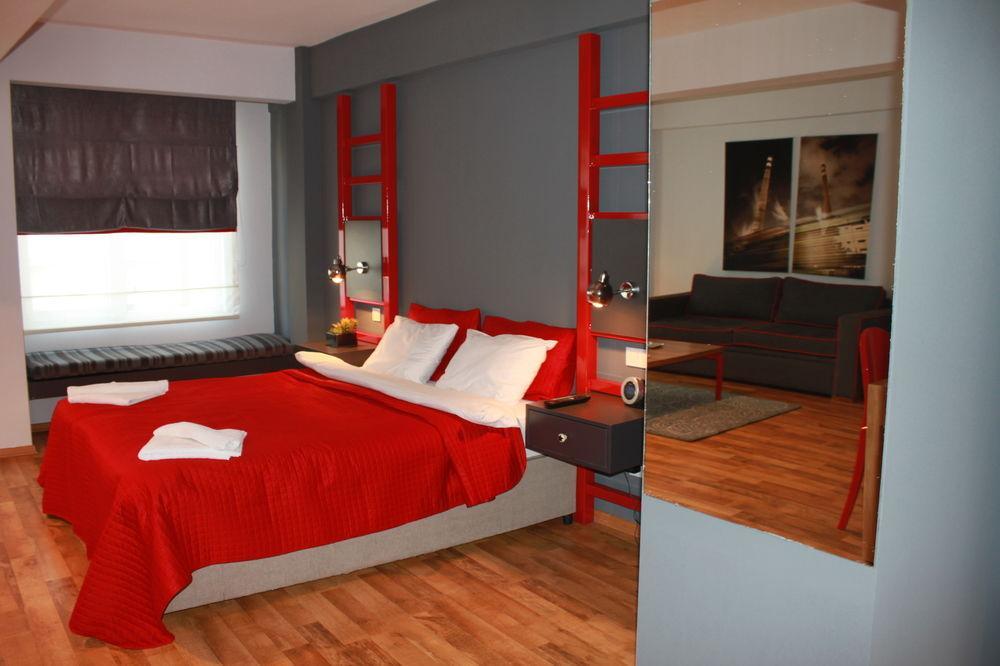 212 Aparthotel 4*