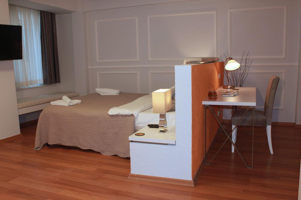 212 Aparthotel 4*