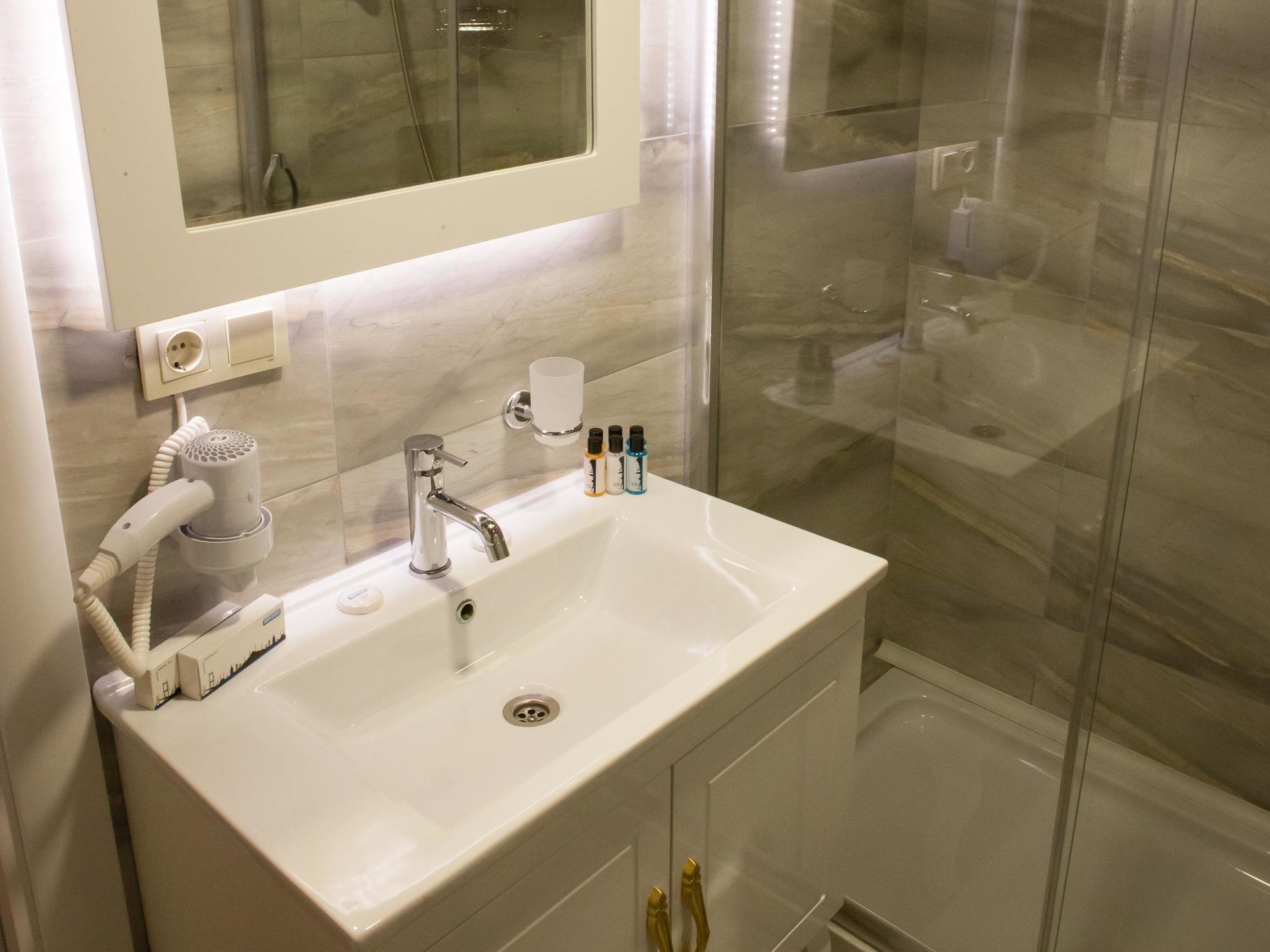 Istanburg Efes Otel 2*