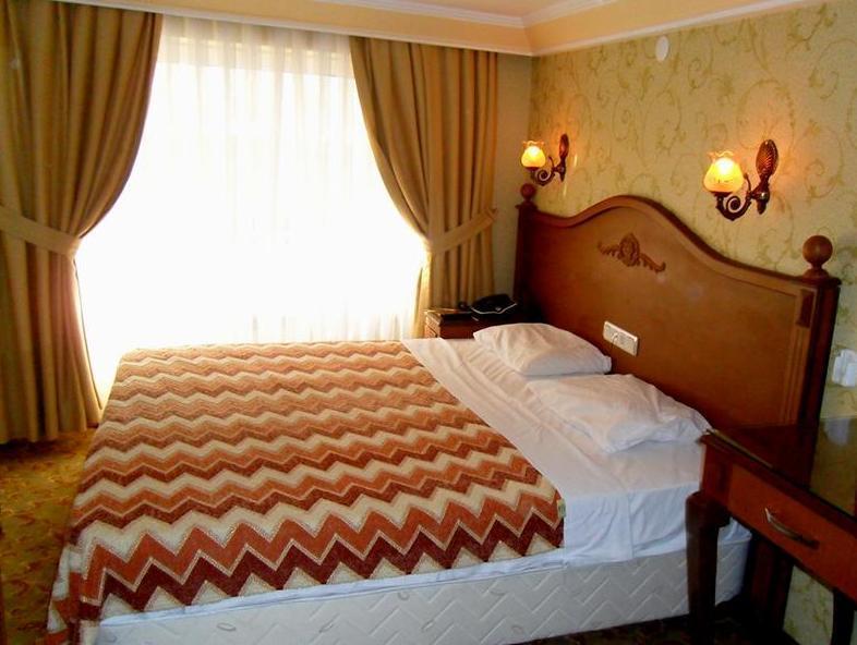 Kaya Madrid 3*