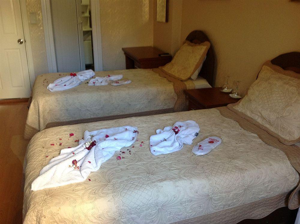Big Apple Hostel *