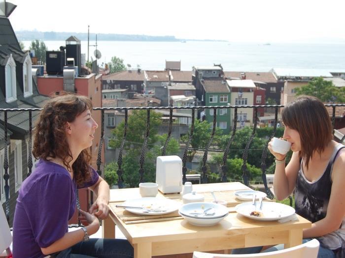 Agora Hotel