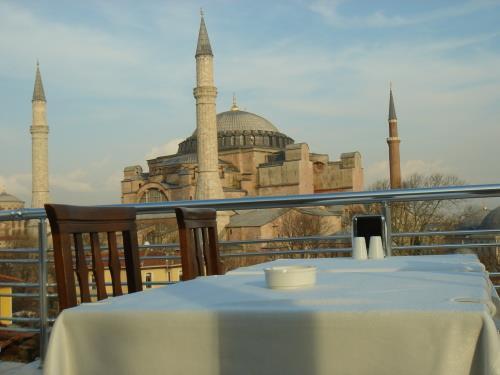 Ares Hotel