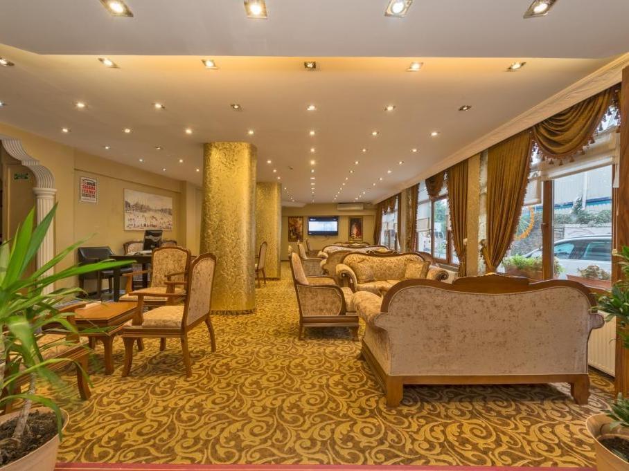 Town Hotel 3*