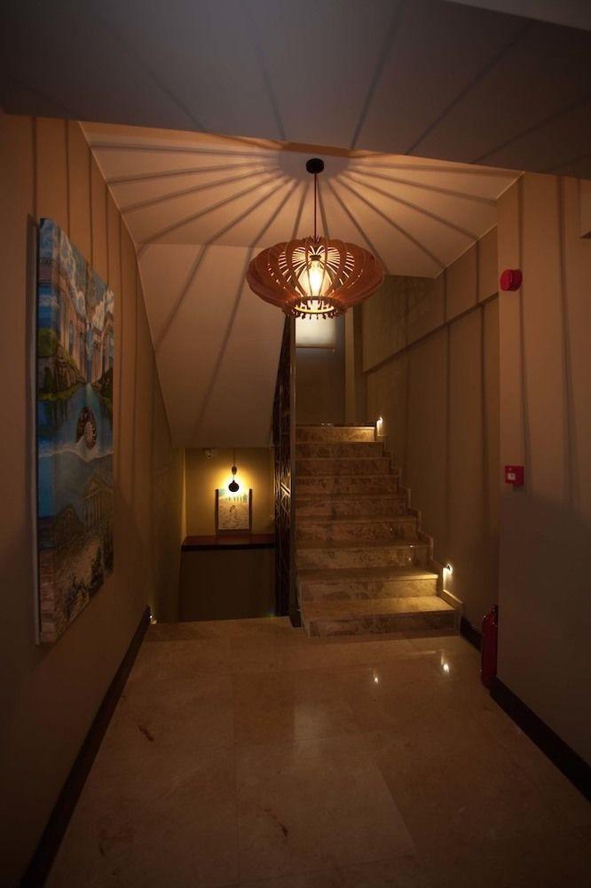 Juliet & Kitchen Hotel