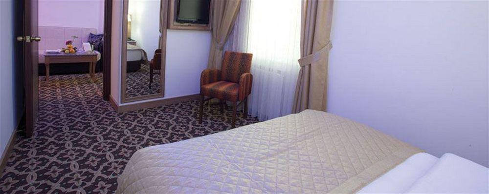 City Hotel Otel