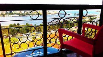 Golden Horn Hotel